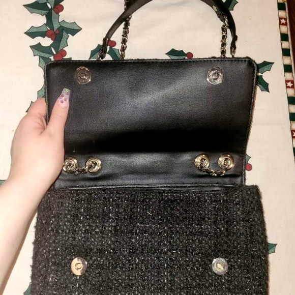 Guess purse - Picture 2 of 5